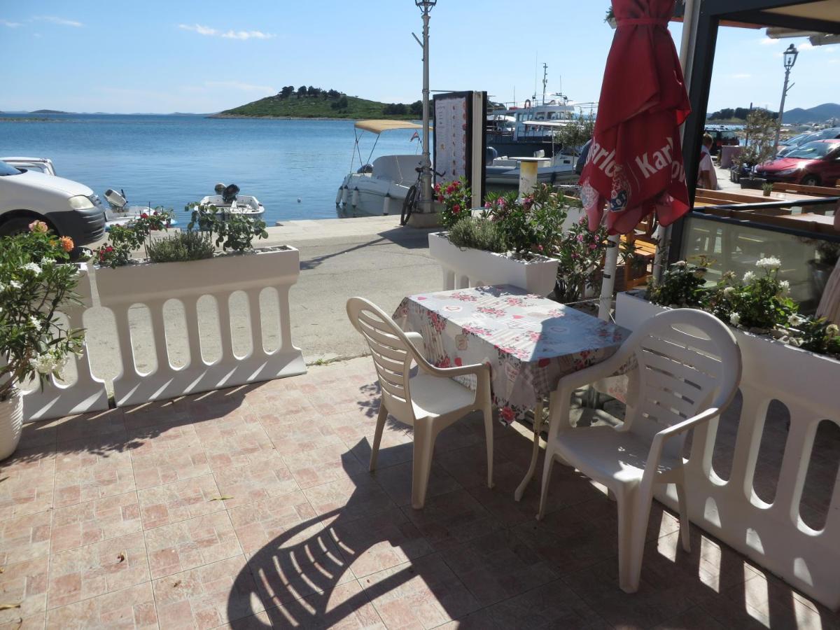 Sweet Sea Apartments Pakostane Bagian luar foto